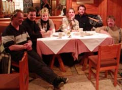 Nach der Wanderung, Einkehr beim Fichtenhof in Unterburg - und nat�rlich Original Unterburger Gl�hmost mit Original Unterburger Verhackerts